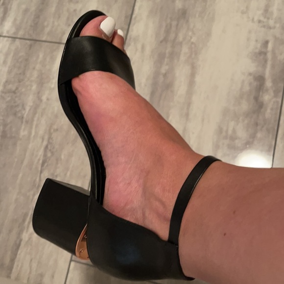 Alexander Wang - Picture 3 of 4